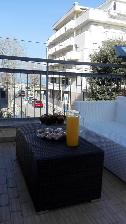 Hotel Ariosto Ρίμινι Εξωτερικό φωτογραφία