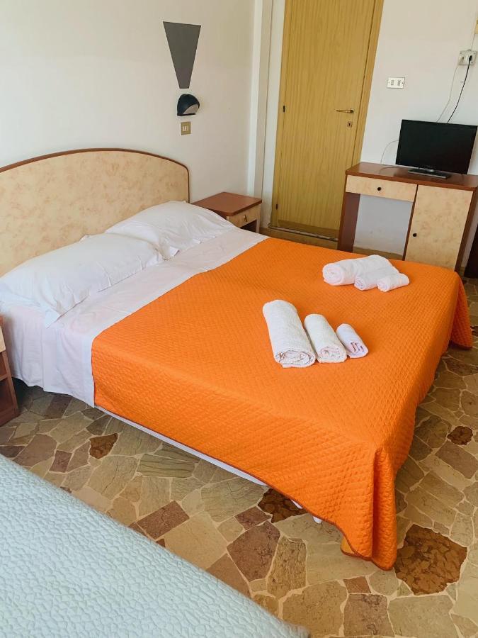 Hotel Ariosto Ρίμινι Εξωτερικό φωτογραφία