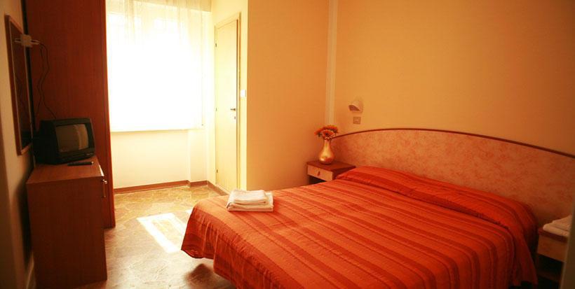 Hotel Ariosto Ρίμινι Εξωτερικό φωτογραφία