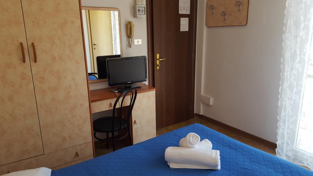 Hotel Ariosto Ρίμινι Εξωτερικό φωτογραφία